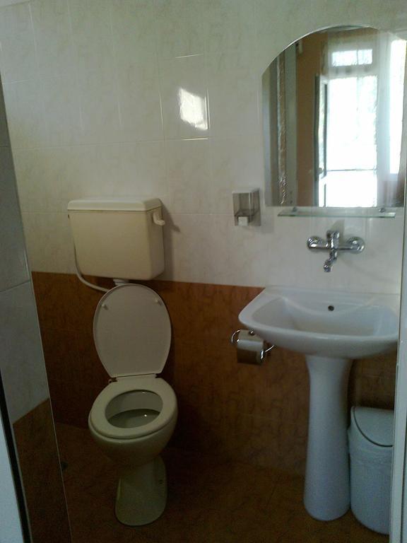 Family Hotel "May" Petrich  Habitación foto